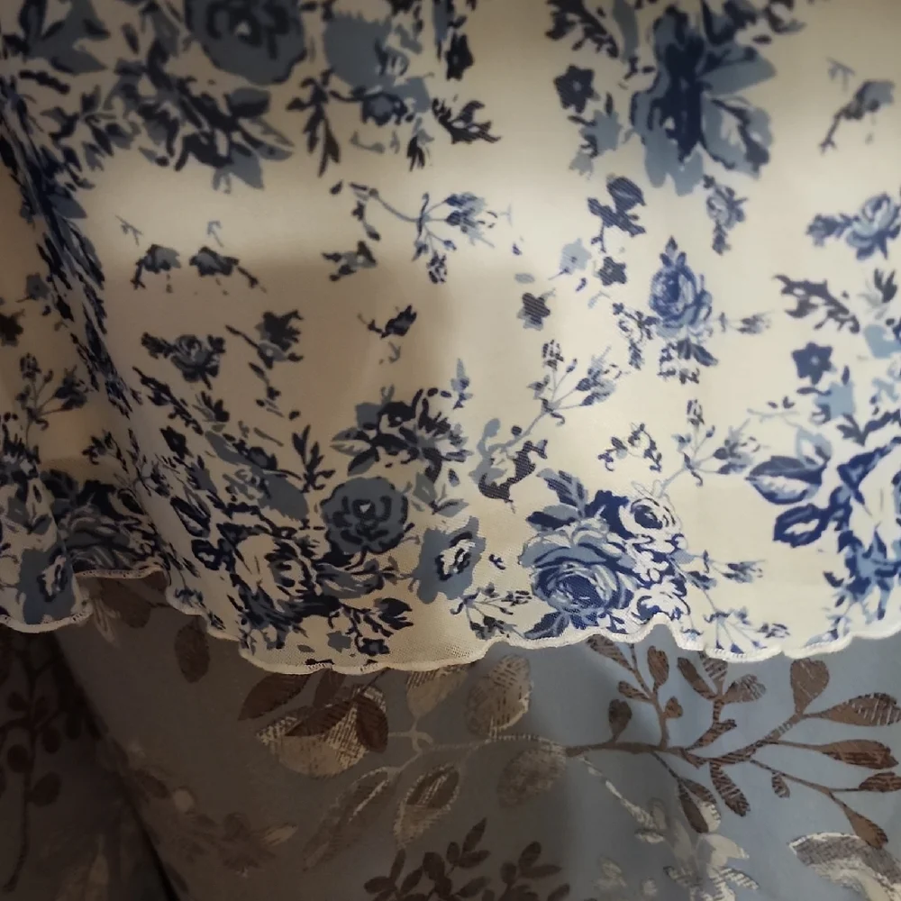 SHEIN Blue and White Floral Dress - Picture 3 of 4